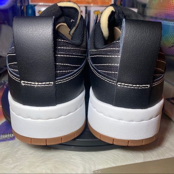 womens dunk low disrupt black gum